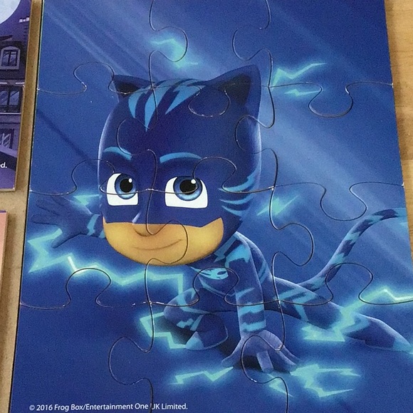 COPY - PJ Masks 7 puzzle set , sturdy pieces, wood box, complete, 1 piece w dam… - Picture 4 of 16